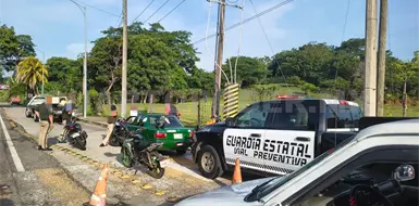 Dos lesionados en un impacto a motocicleta Dos lesionados en un impacto a motocicleta