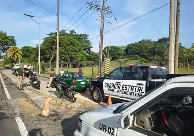 Dos lesionados en un impacto a motocicleta