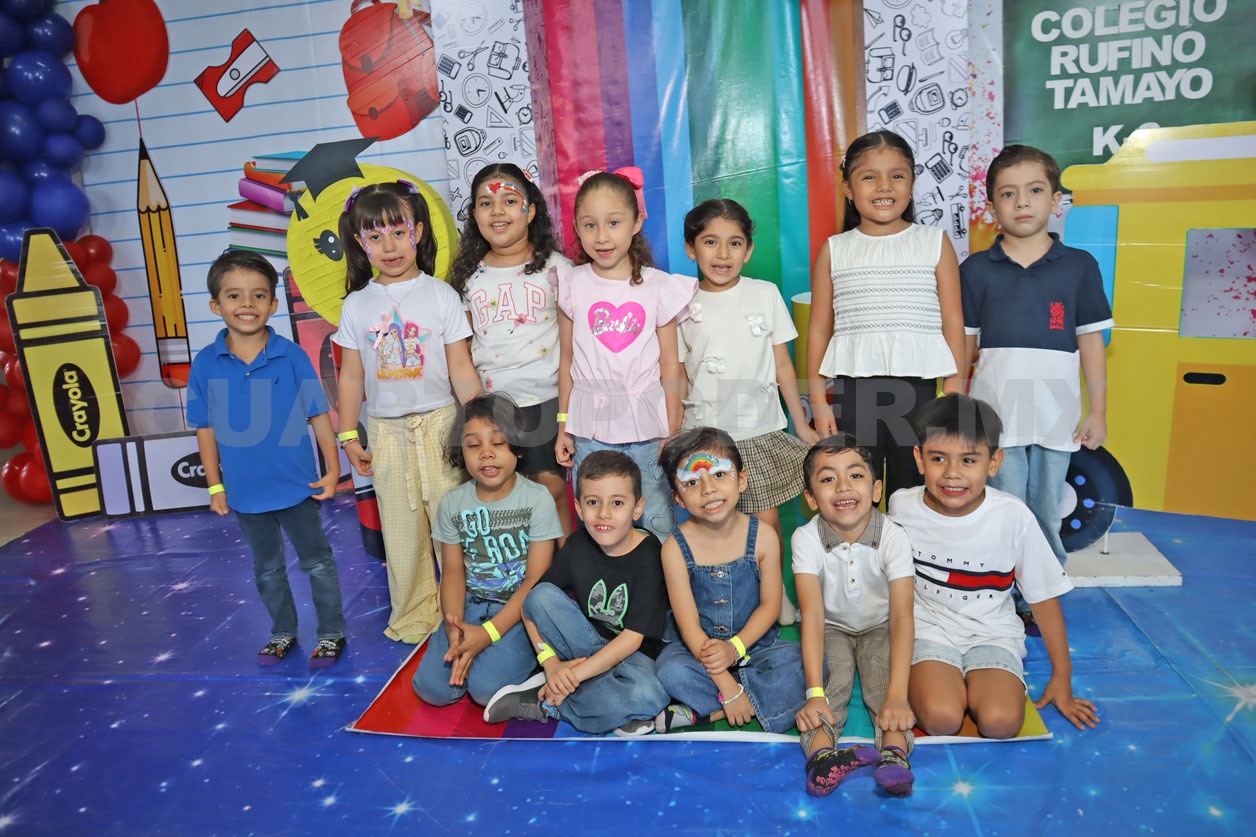 Peques terminan el kínder