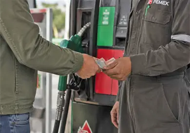 Exhiben a gasolineras que incumplen acuerdo de costo