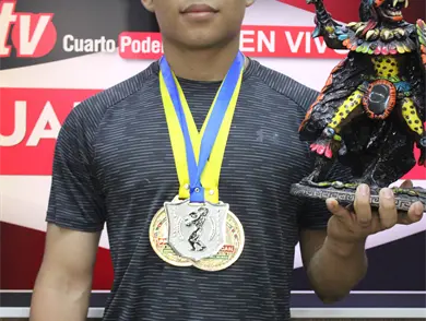 Marvin Guzm&aacute;n apunta a la &eacute;lite nacional