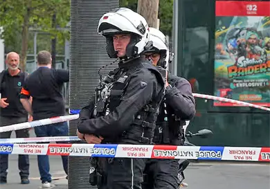 Hombre apuñala a tres mujeres en París Hombre apuñala a tres mujeres en París