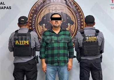 Seis exservidores p&uacute;blicos detenidos