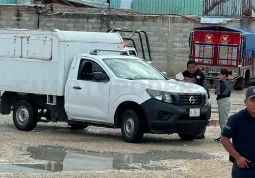 Muere chofer de combi tras llegar de un viaje