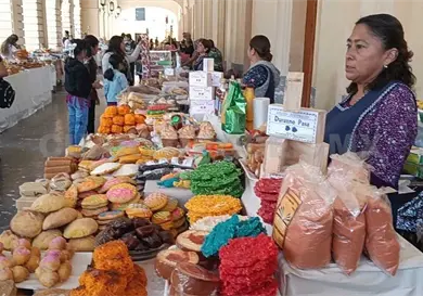 Realizan Feria del Dulce Coleto en el Musac
