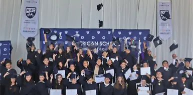 Primaria y secundaria se grad&uacute;an