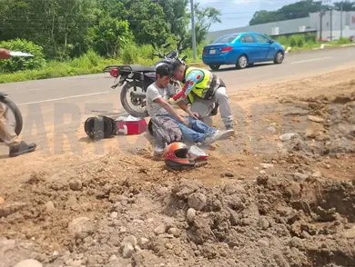 Motorista se estampa en una camioneta