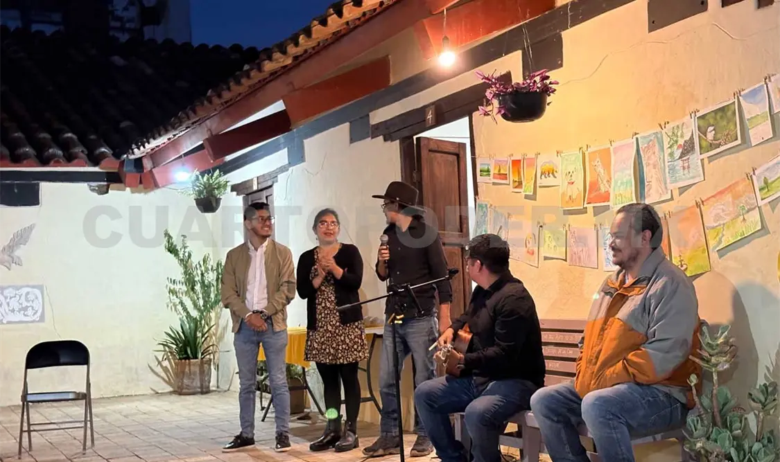 El espacio le da la oportunidad a otros artistas para que también expongan sus obras. Jofiel Domínguez / CP
