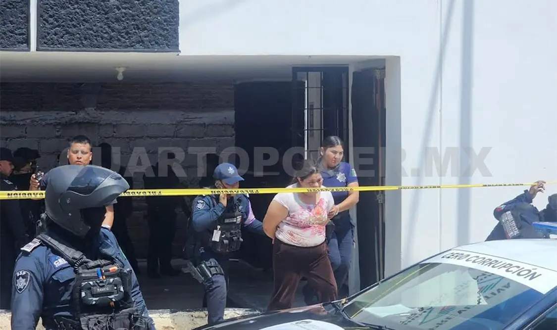 La mujer, quien desarmó al sujeto, fue detenida para rendir su declaración. Ulises Villalobos / CP