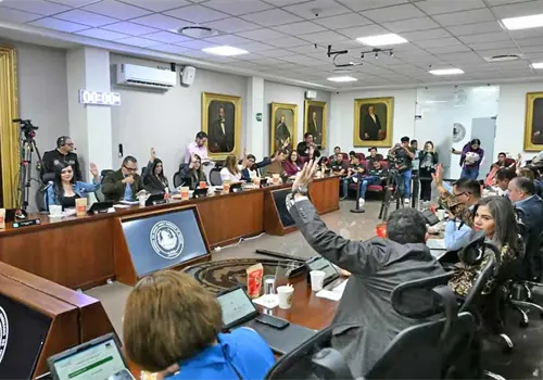 Congreso aprueba reforma que blinda a docentes