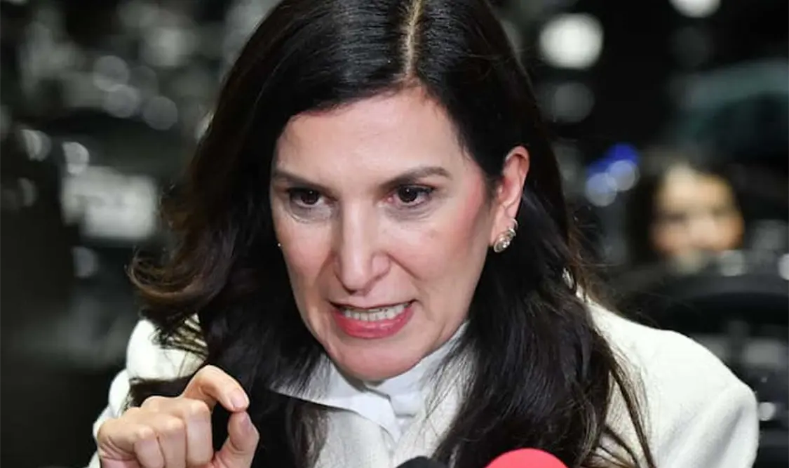 Kenia López Rabadán. Cortesía