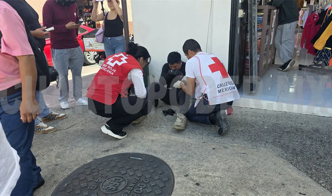 Convulsiona y derrapa; se golpeó con el pavimento