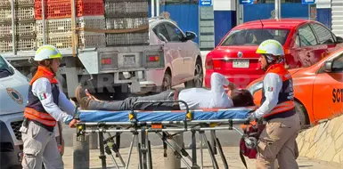 Motorista se estampa al no frenar a tiempo