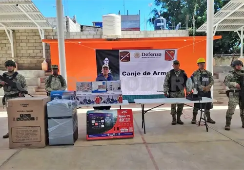 Realizan campa&ntilde;a de canje de armas