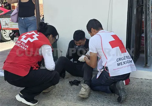 Convulsiona y derrapa; se golpe&oacute; con el pavimento