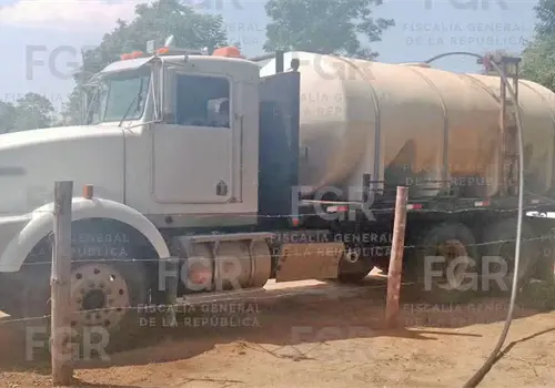 Aseguran pipa, equipo de extracción y un predio Aseguran pipa, equipo de extracción y un predio