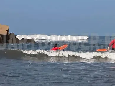 Rescatan a ni&ntilde;o en riesgo de ahogarse