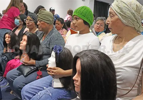 Donaci&oacute;n de cabello, empat&iacute;a hebra a hebra