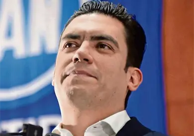 Rechazan regular uso de redes sociales