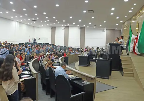 Funcionarios no deben servirse del recurso p&uacute;blico