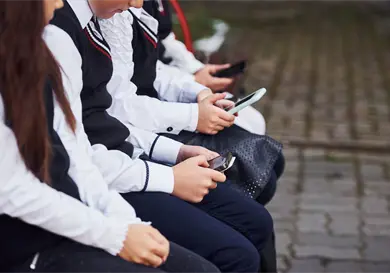 Recomiendan fijar la edad mínima para tener redes Recomiendan fijar la edad mínima para tener redes