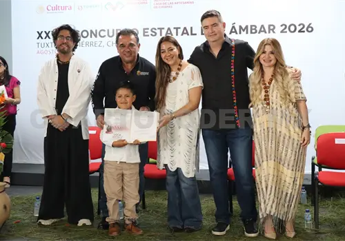 Premian a las y los artesanos del &aacute;mbar