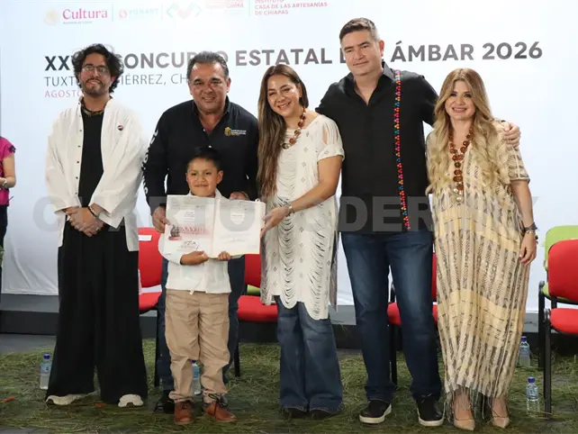 Premian a las y los artesanos del &aacute;mbar
