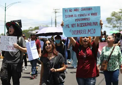 Presentan primeros amparos aspirantes aprobados en UNAM Presentan primeros amparos aspirantes aprobados en UNAM