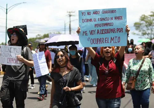 Presentan primeros amparos aspirantes aprobados en UNAM Presentan primeros amparos aspirantes aprobados en UNAM