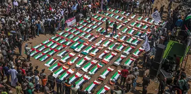 Entierran en Gaza a 112 parientes Entierran en Gaza a 112 parientes