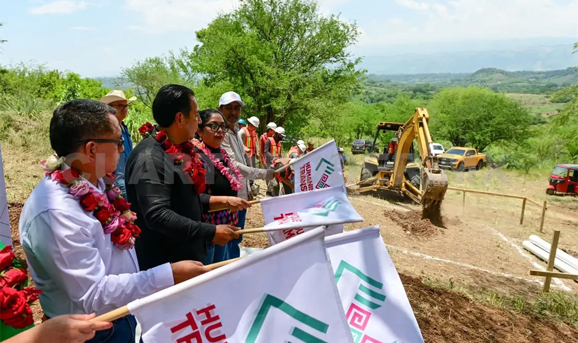 En Chiapilla, inició la construcción del sistema de agua potable de la localidad Lázaro Cárdenas. CP