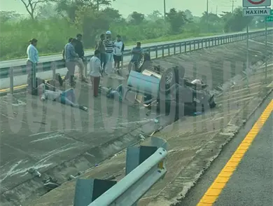 Tr&aacute;gica volcadura: un muerto, el saldo