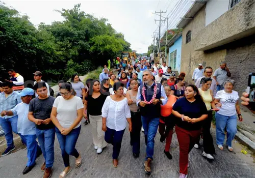 Arrancan una calle m&aacute;s en Los P&aacute;jaros