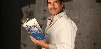 Actor reacciona a comentario de Klitbo