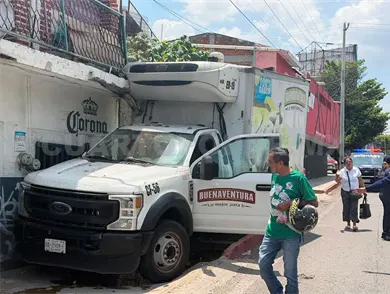 Acaba estampado en fachada de negocio en colonia Acaba estampado en fachada de negocio en colonia