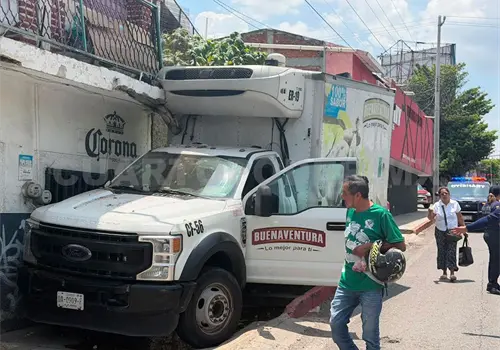 Acaba estampado en fachada de negocio en colonia Acaba estampado en fachada de negocio en colonia