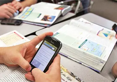 Llama CNDH a limitar dispositivos en aulas Llama CNDH a limitar dispositivos en aulas