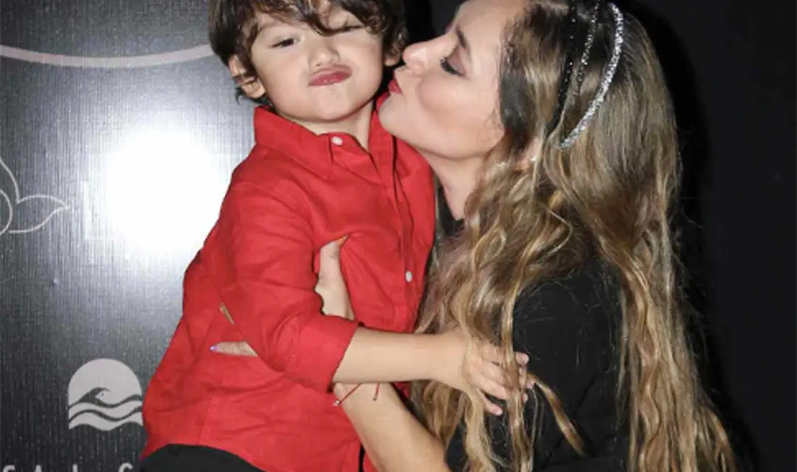 Sherlyn es desmentida por su hijo