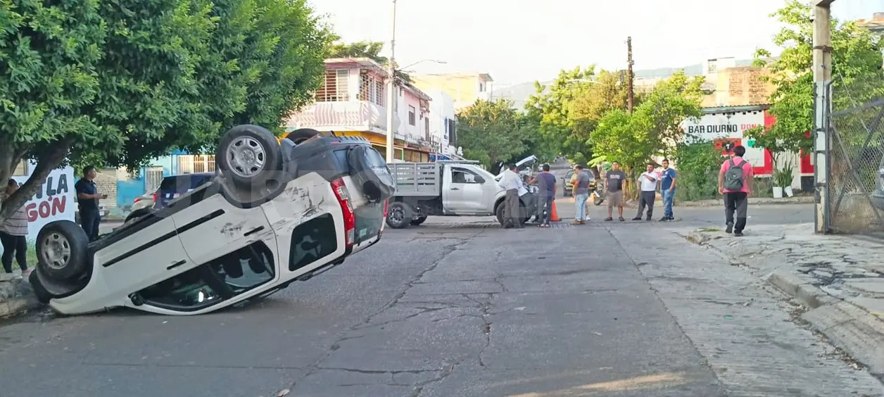 Estuvieron involucradas una Honda CR-V y una Estaquitas tras no respetar la preferencia de paso. Ulises Villalobos / CP