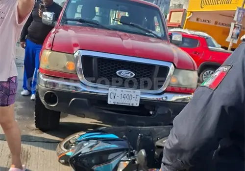 Ni&ntilde;o lesionado en impacto a motoneta