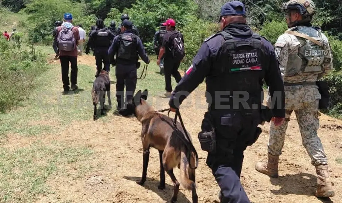 Mediante binomios caninos realizaron un operativo de búsqueda. CP