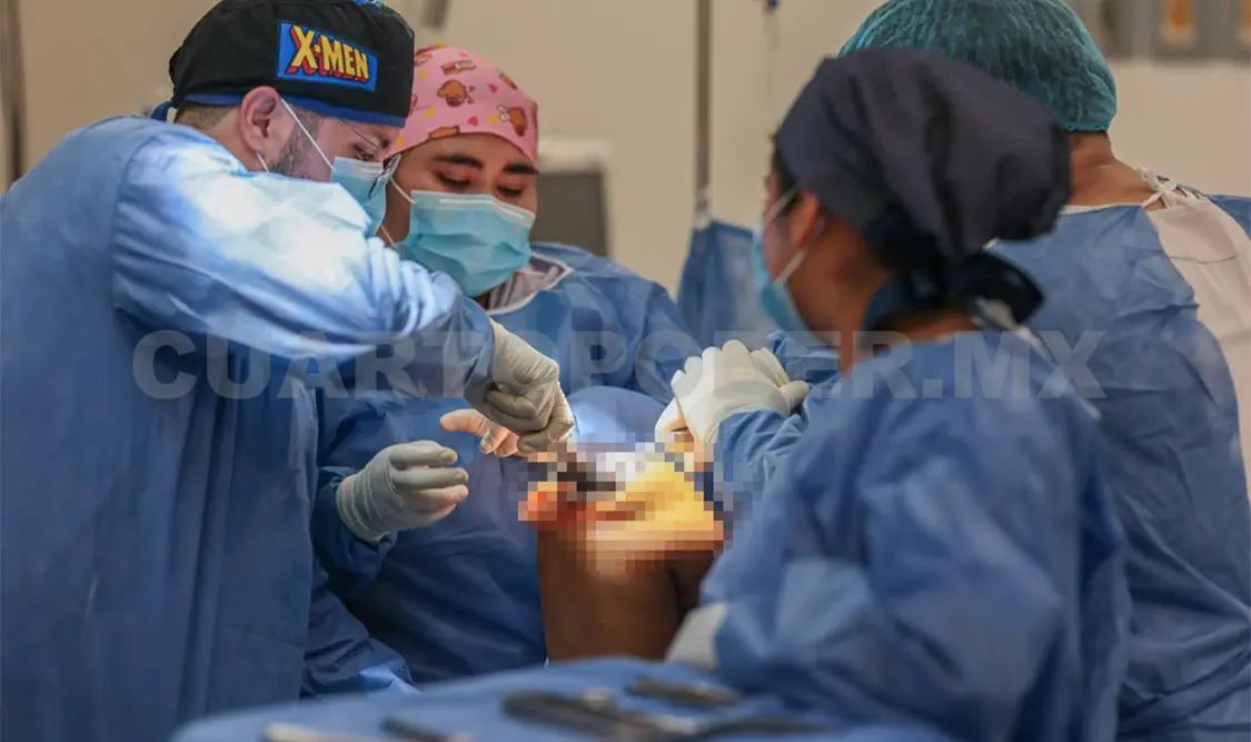 Realiza 10 reemplazos articulares y 12 artroscopias que favorecen la recuperación de movilidad de las y los pacientes. CP