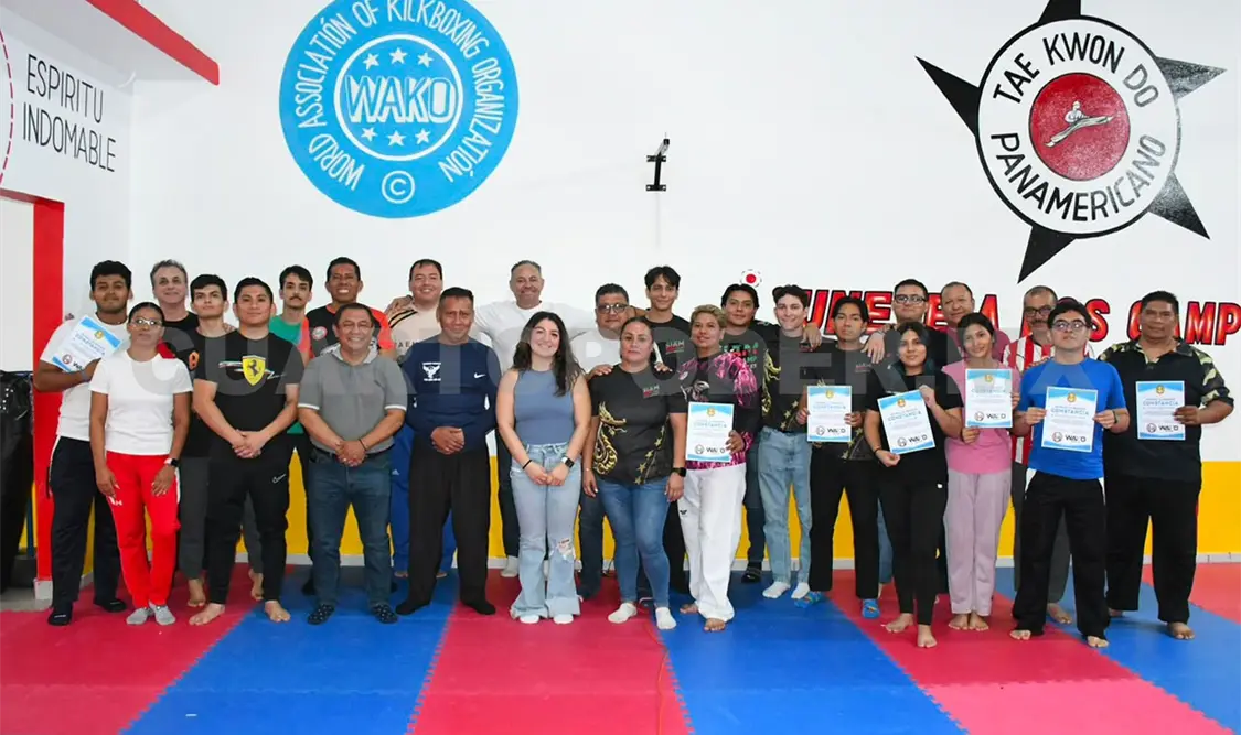 Alfredo Custodio Alvarado subrayó la importancia de seguir fortaleciendo la preparación de los oficiales para impulsar el crecimiento del Kickboxing en Chiapas. Cortesía