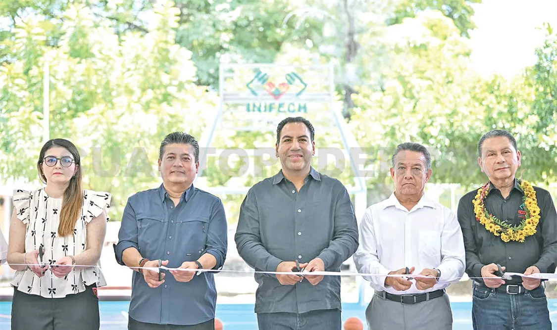 ERA inauguró obras en dos escuelas y refrendó su compromiso de brindar a niñas, niños y jóvenes instalaciones modernas y de calidad. Cortesía