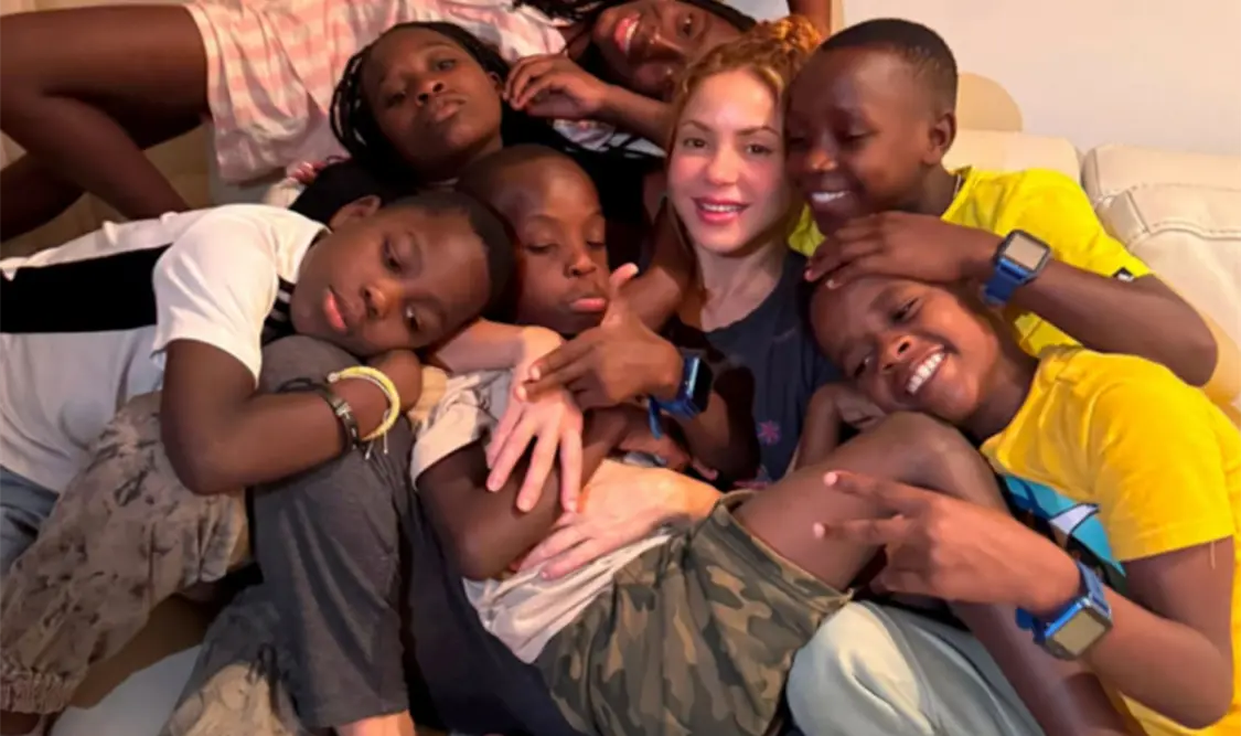 Shakira convive con los Ghetto Kids