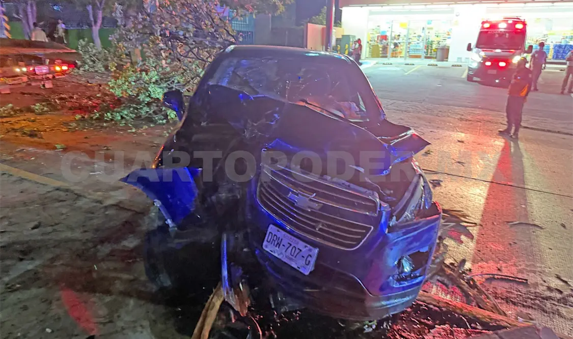 Por manejar sin precaución, la mujer perdió el control de su SUV. Ulises Villalobos / CP