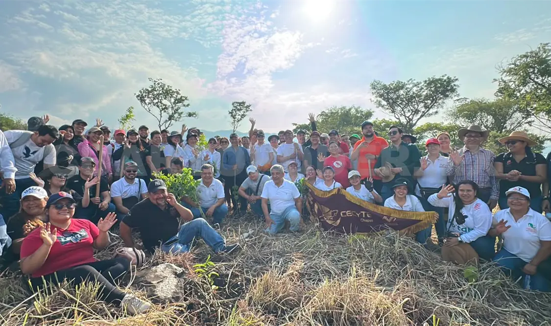 La iniciativa movilizó a las 32 entidades federativas con la meta de plantar 6.6 millones de árboles y plantas. Cortesía