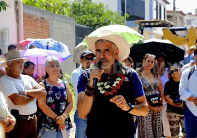 &Aacute;ngel Torres lleva justicia social al ejido El Jobo