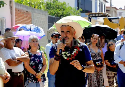 &Aacute;ngel Torres lleva justicia social al ejido El Jobo