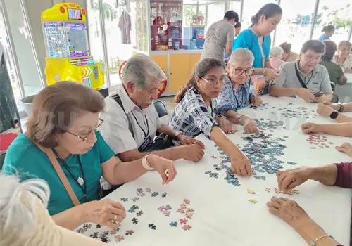 Ampl&iacute;a DIF atenci&oacute;n para adultos mayores